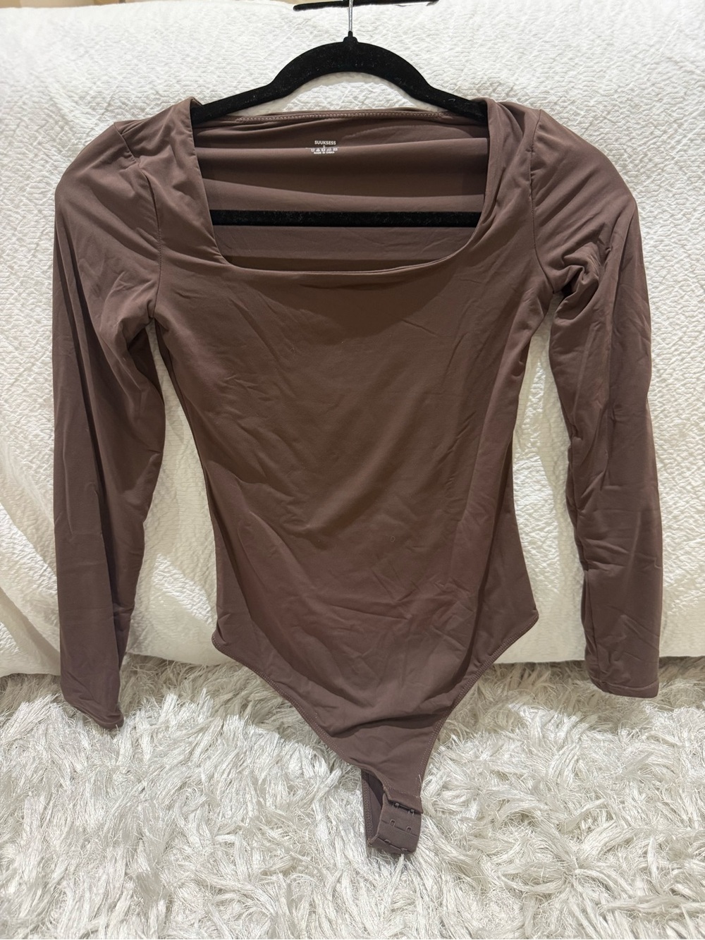 Women's Scoop Neck Long Sleeve Bodysuit in Brown